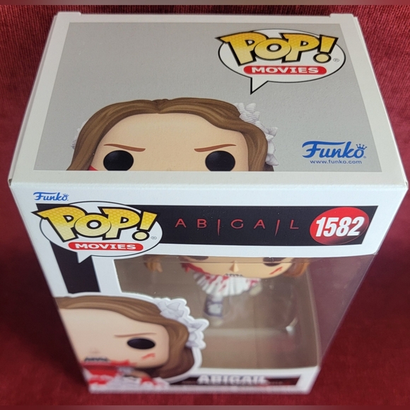 Abigail funko # 1582 (nib) With pop protector - Picture 4 of 7